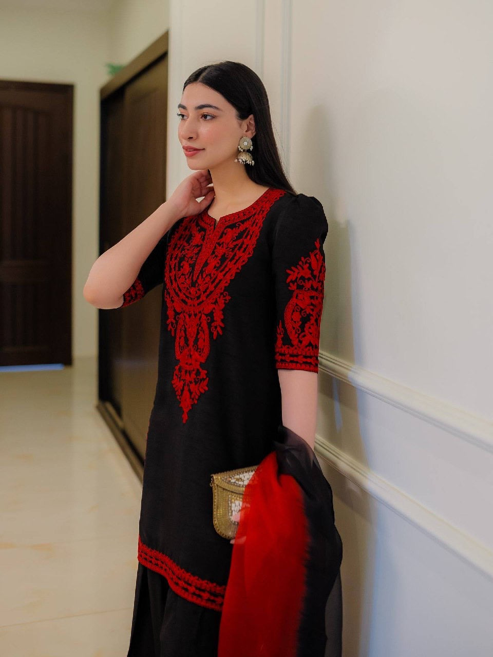 Contrast embroidered kurta set