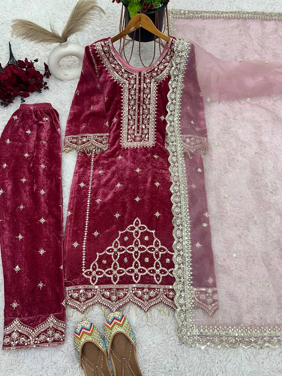 Pink velvet bell sleeves kurta set