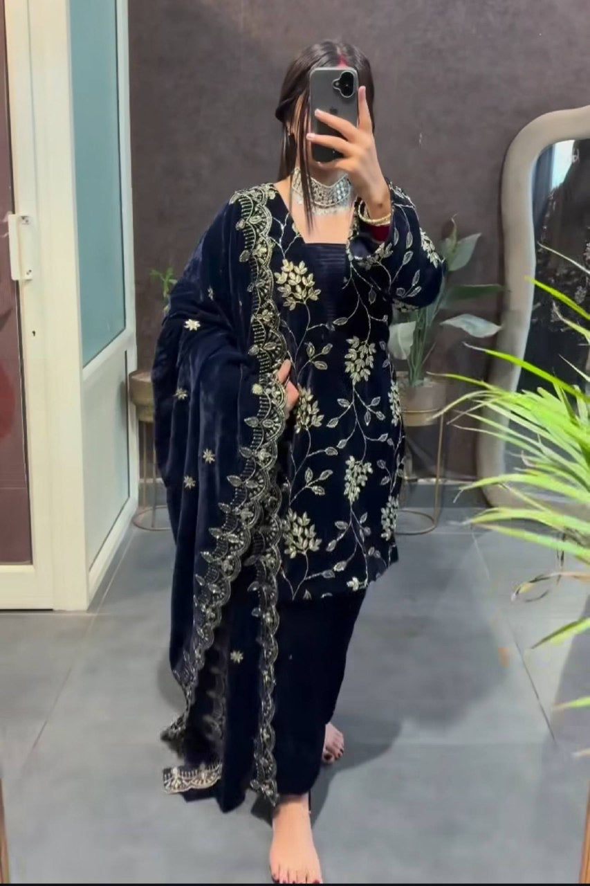 Embroidered velvet kurta set