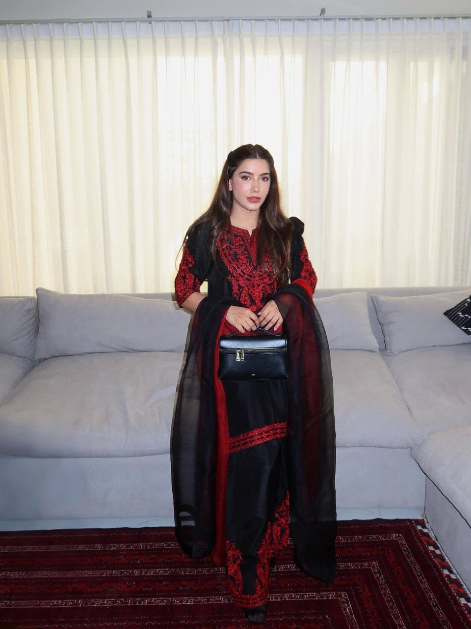 Contrast embroidered kurta set