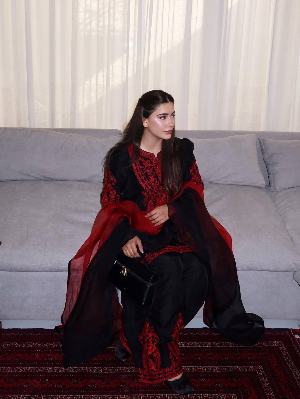 Contrast embroidered kurta set