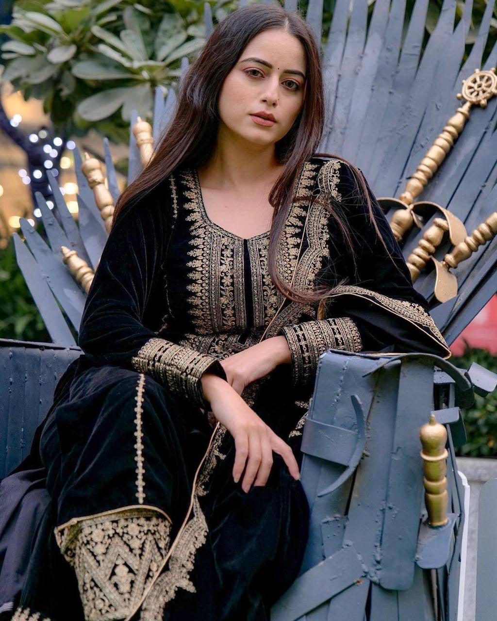 Black velvet embroided kurta set