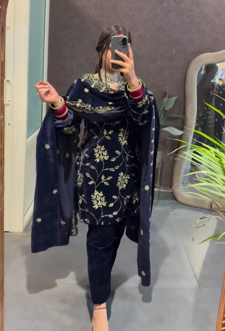Embroidered velvet kurta set