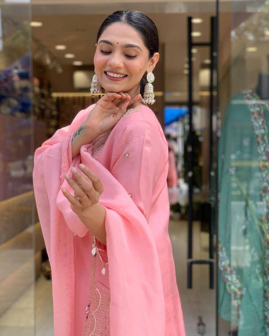 Roman Silk straight suit set.