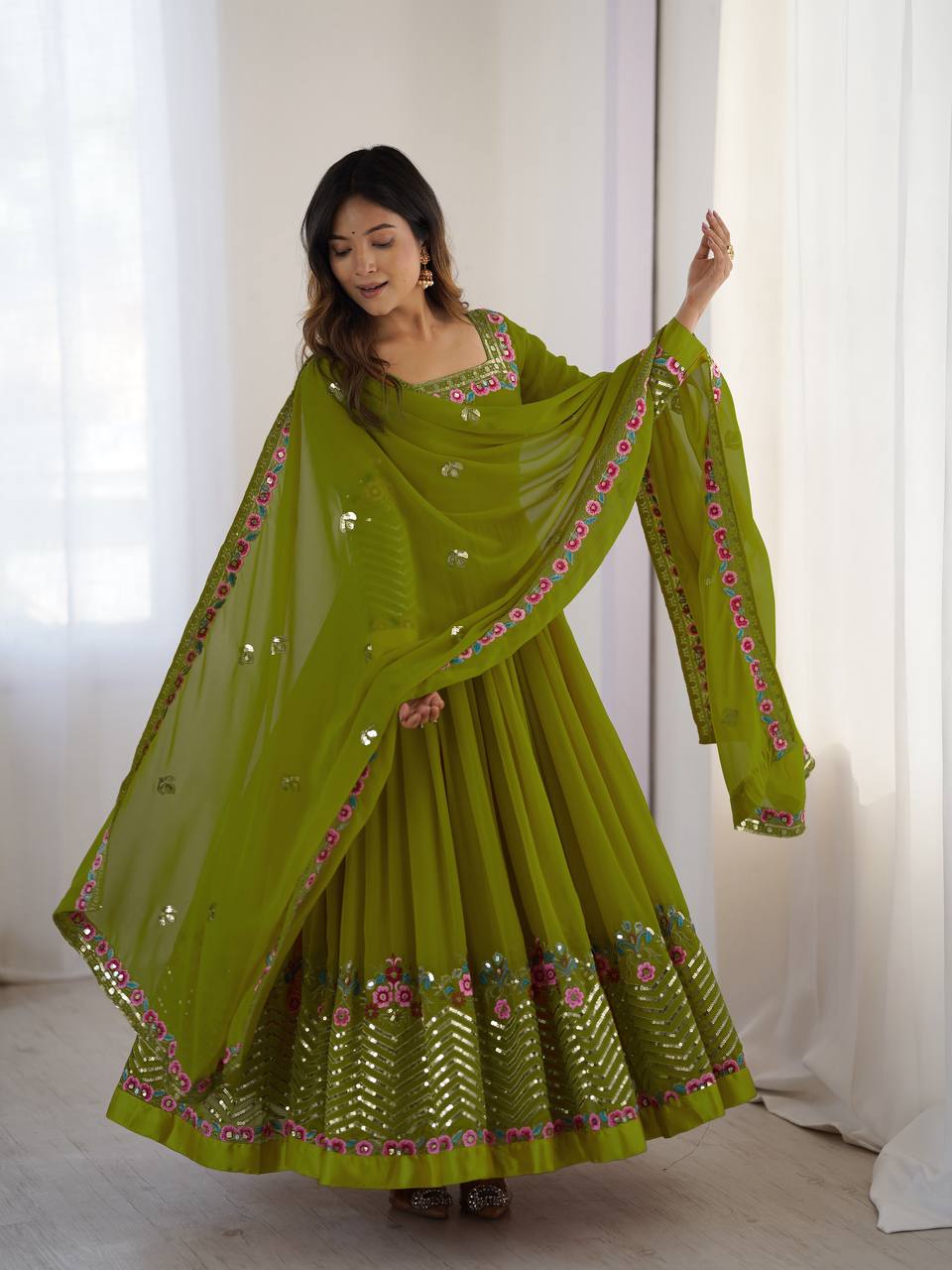 Embroided gown set
