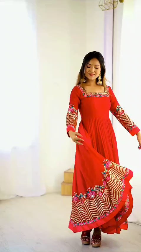 Embroided gown set